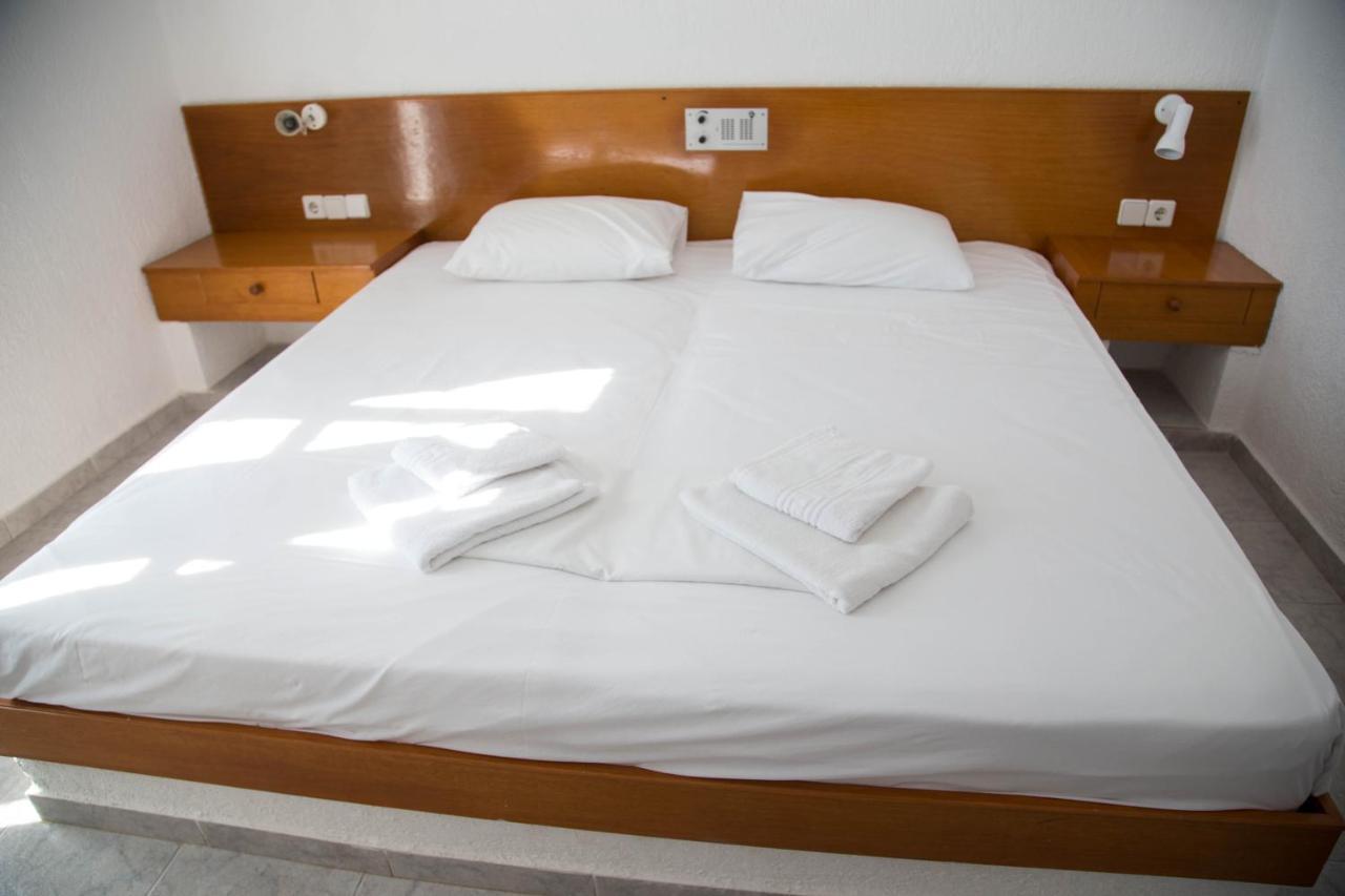 Artemis Apart otel Makrýgialos Dış mekan fotoğraf